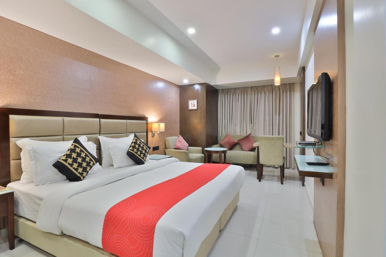 Krios Hotel - Near Sg Highway, Ahmedabad Exteriör bild