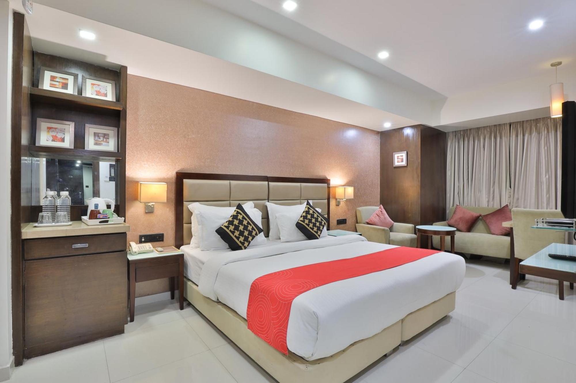 Krios Hotel - Near Sg Highway, Ahmedabad Exteriör bild